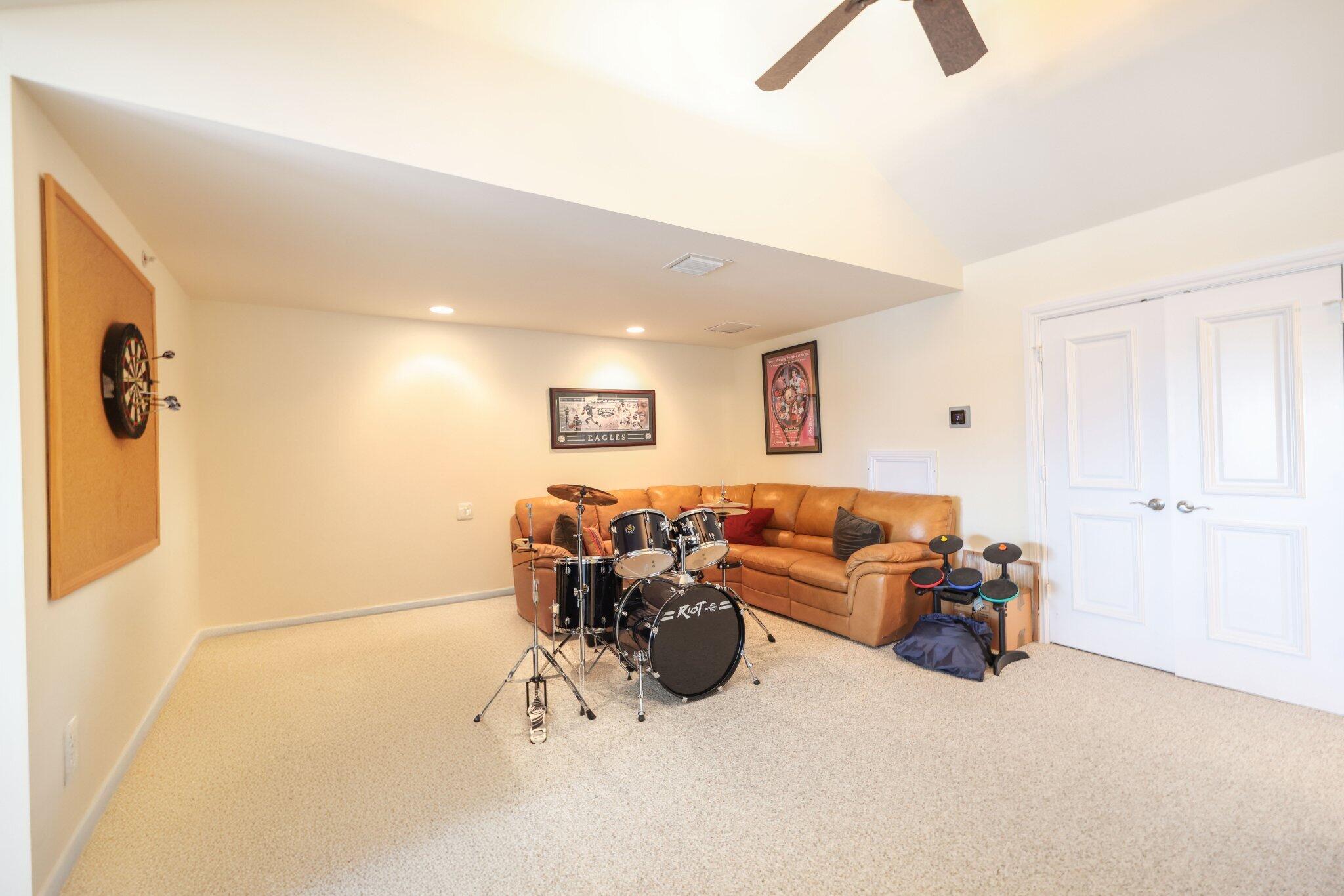 TROPIC ISLE - Residential