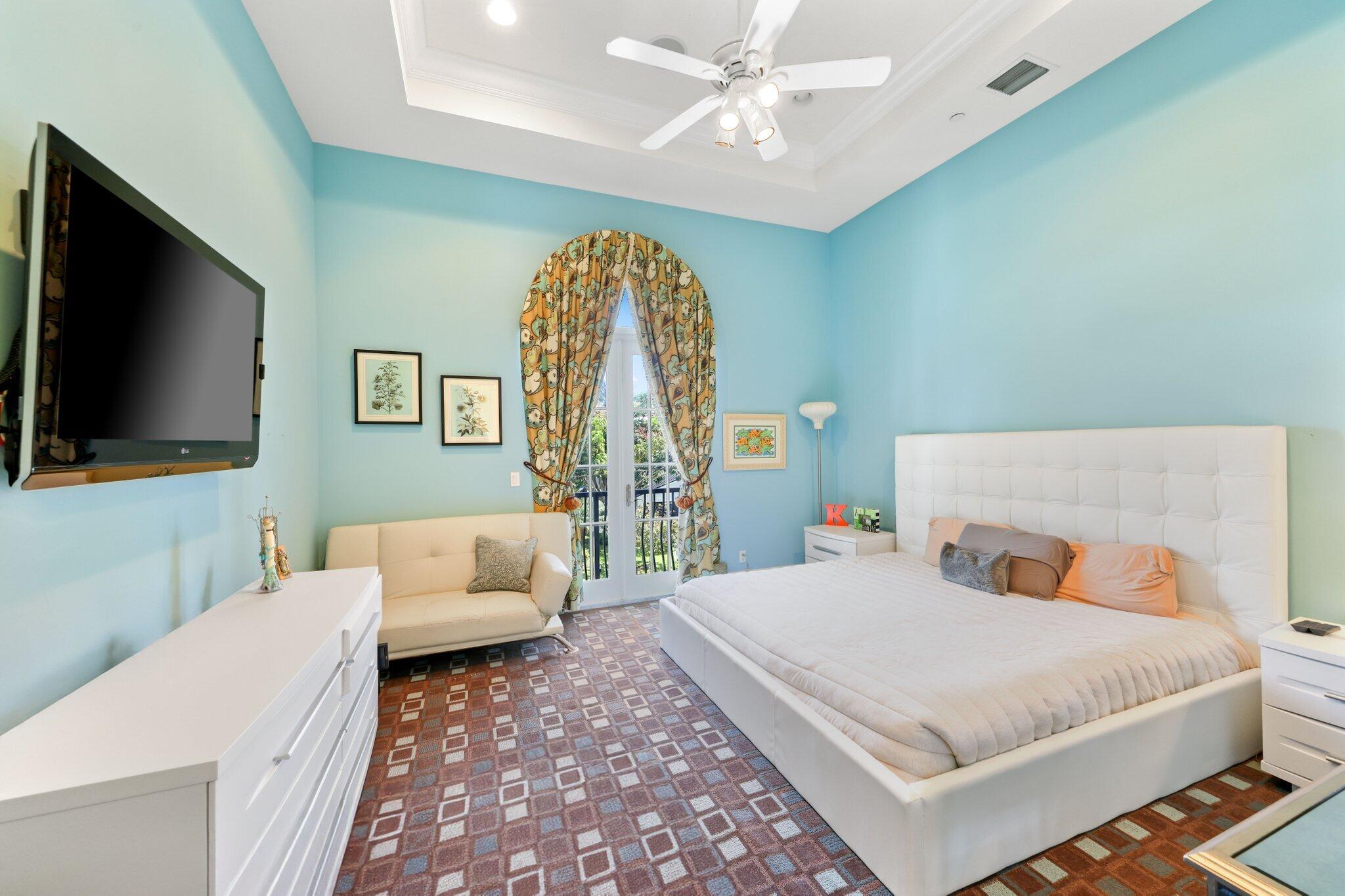 TROPIC ISLE - Residential