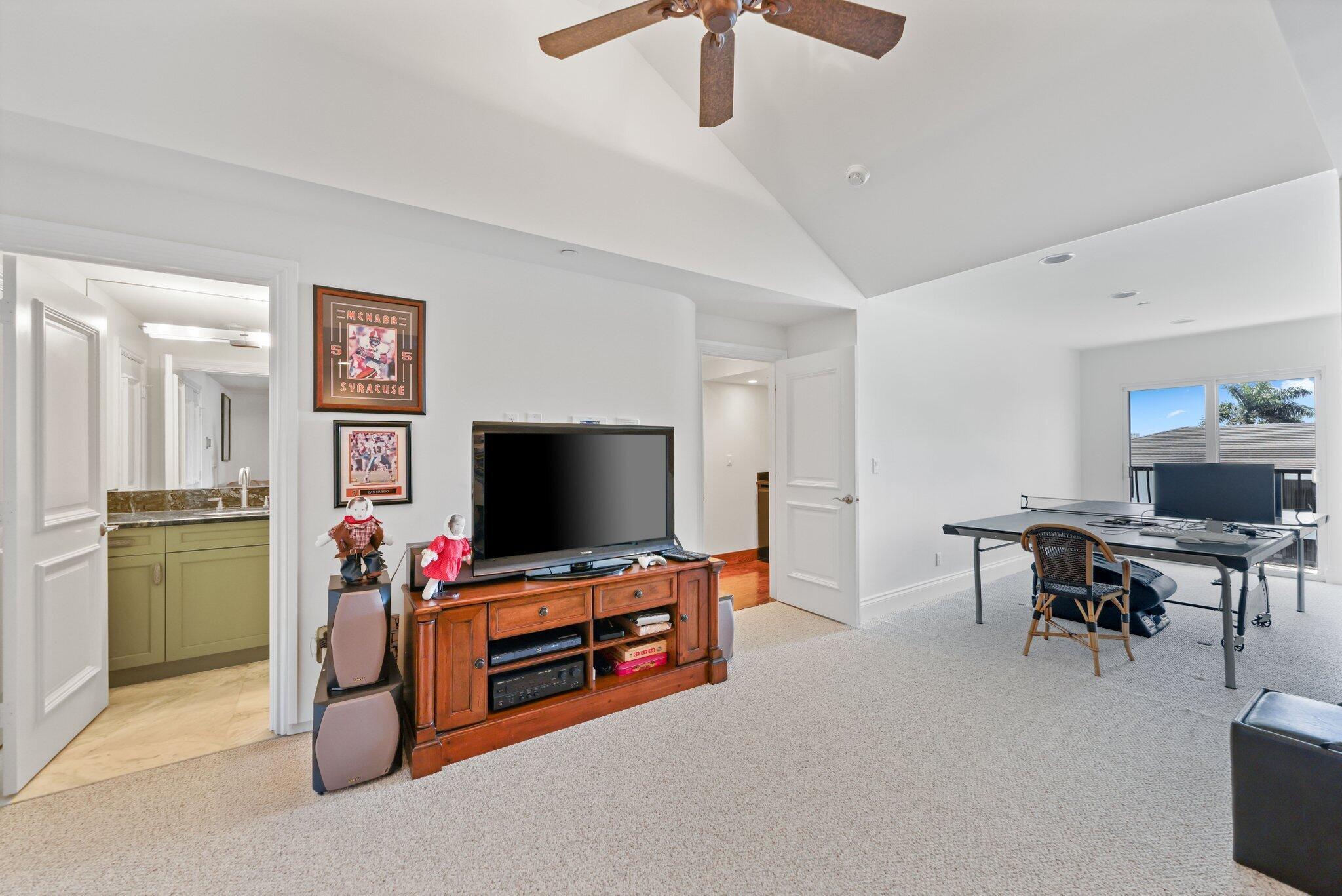 TROPIC ISLE - Residential