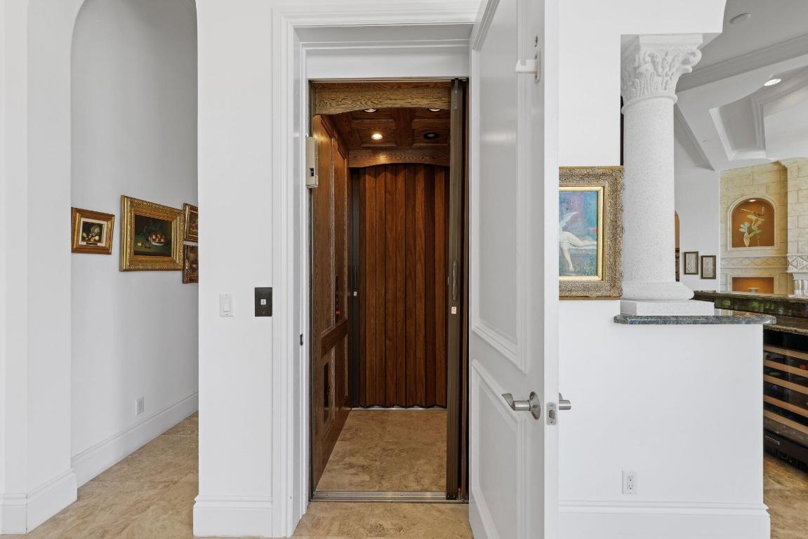 TROPIC ISLE - Residential