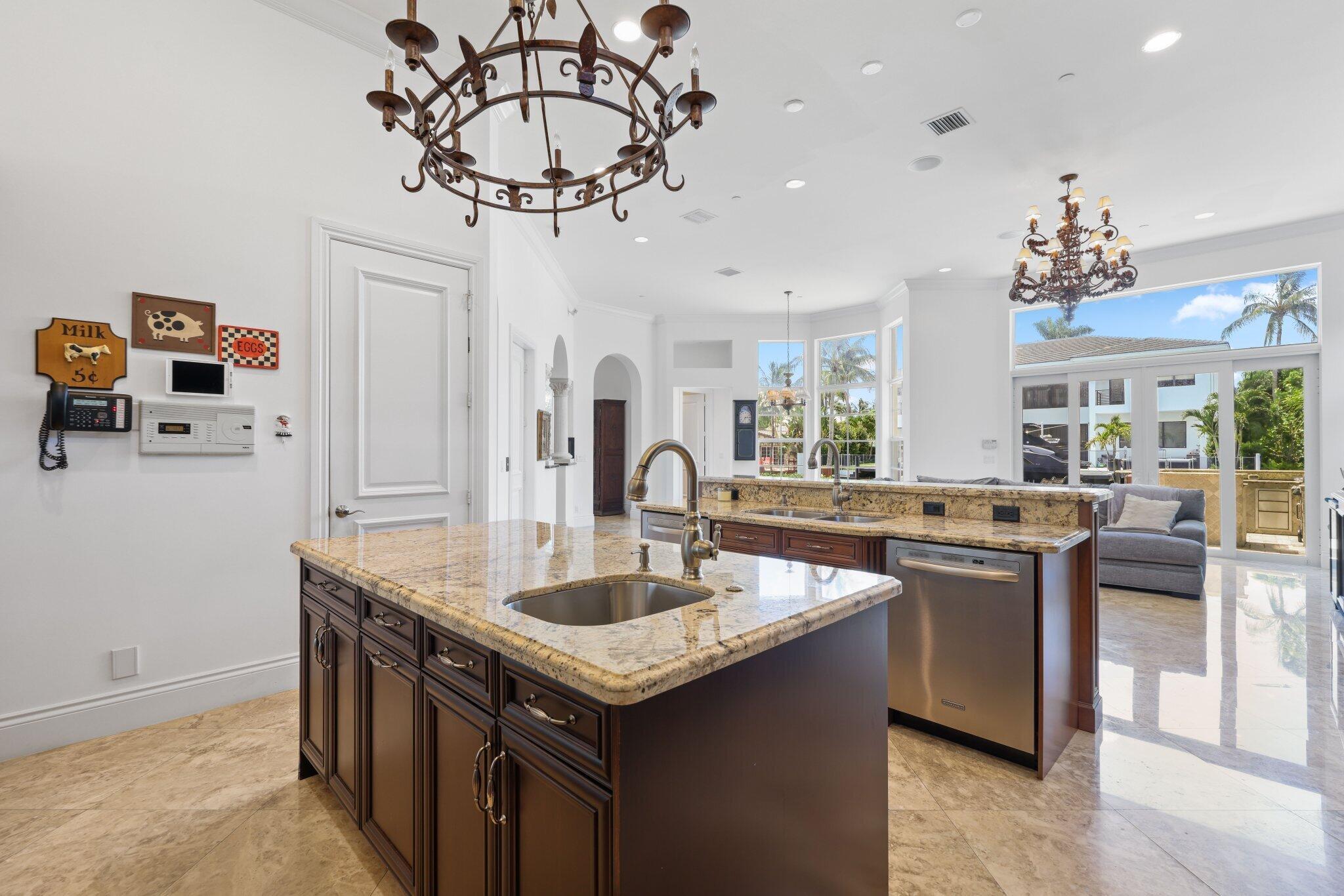 TROPIC ISLE - Residential