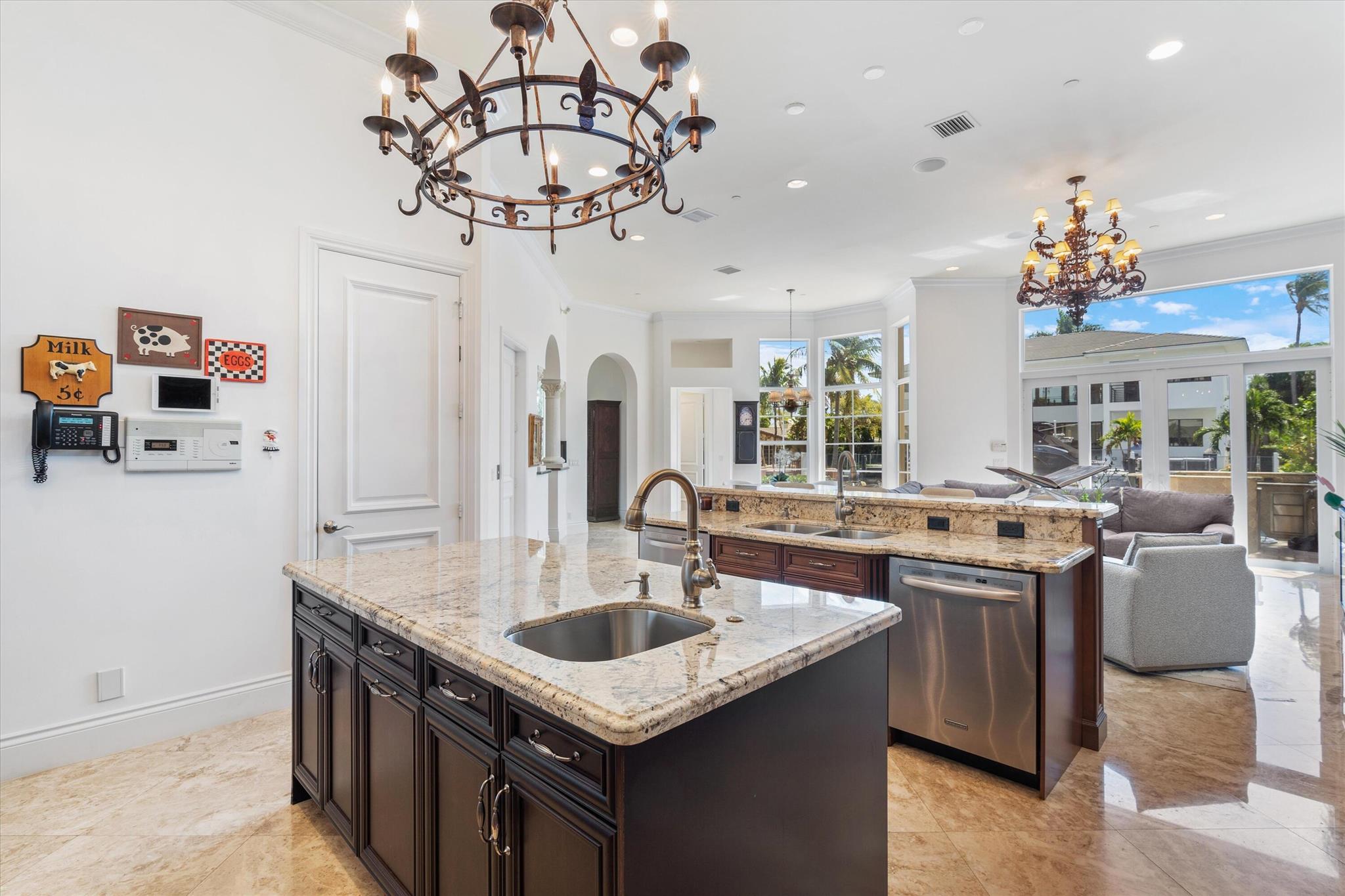 TROPIC ISLE - Residential