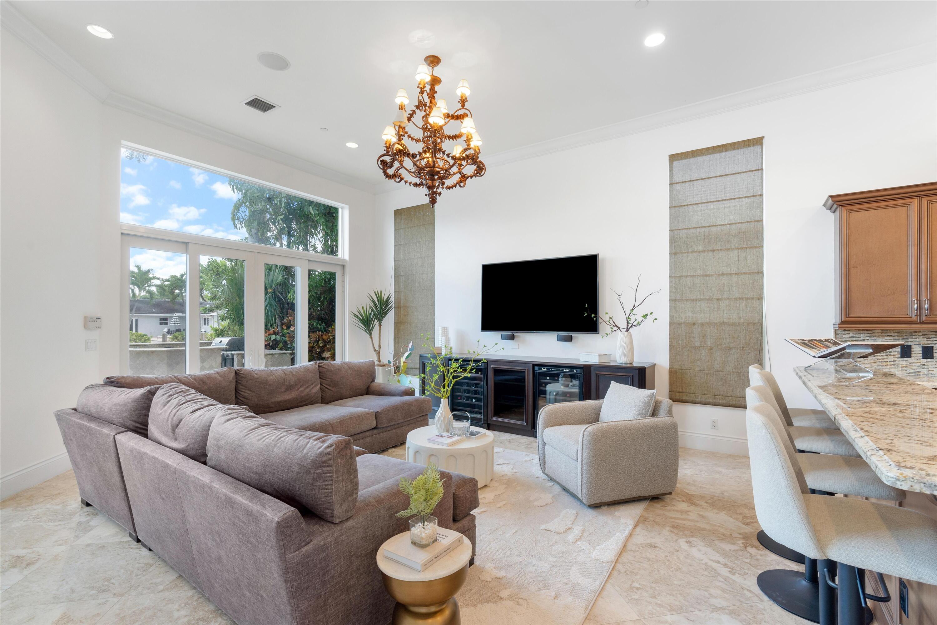 TROPIC ISLE - Residential