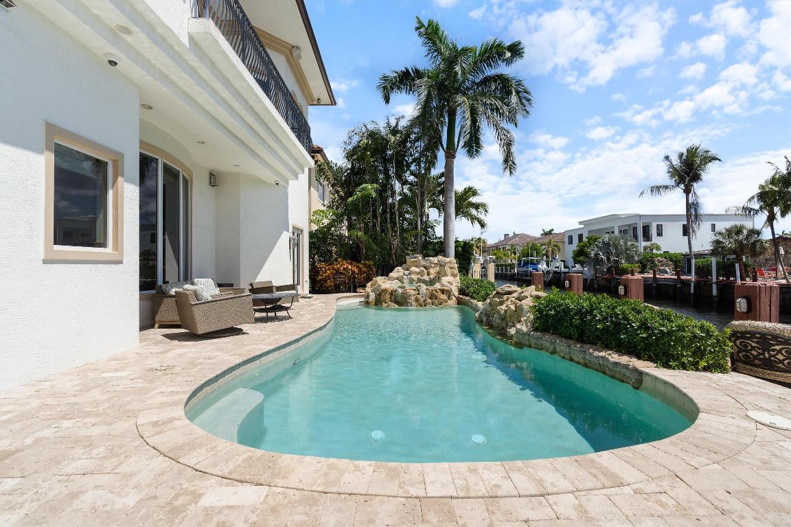 TROPIC ISLE - Residential