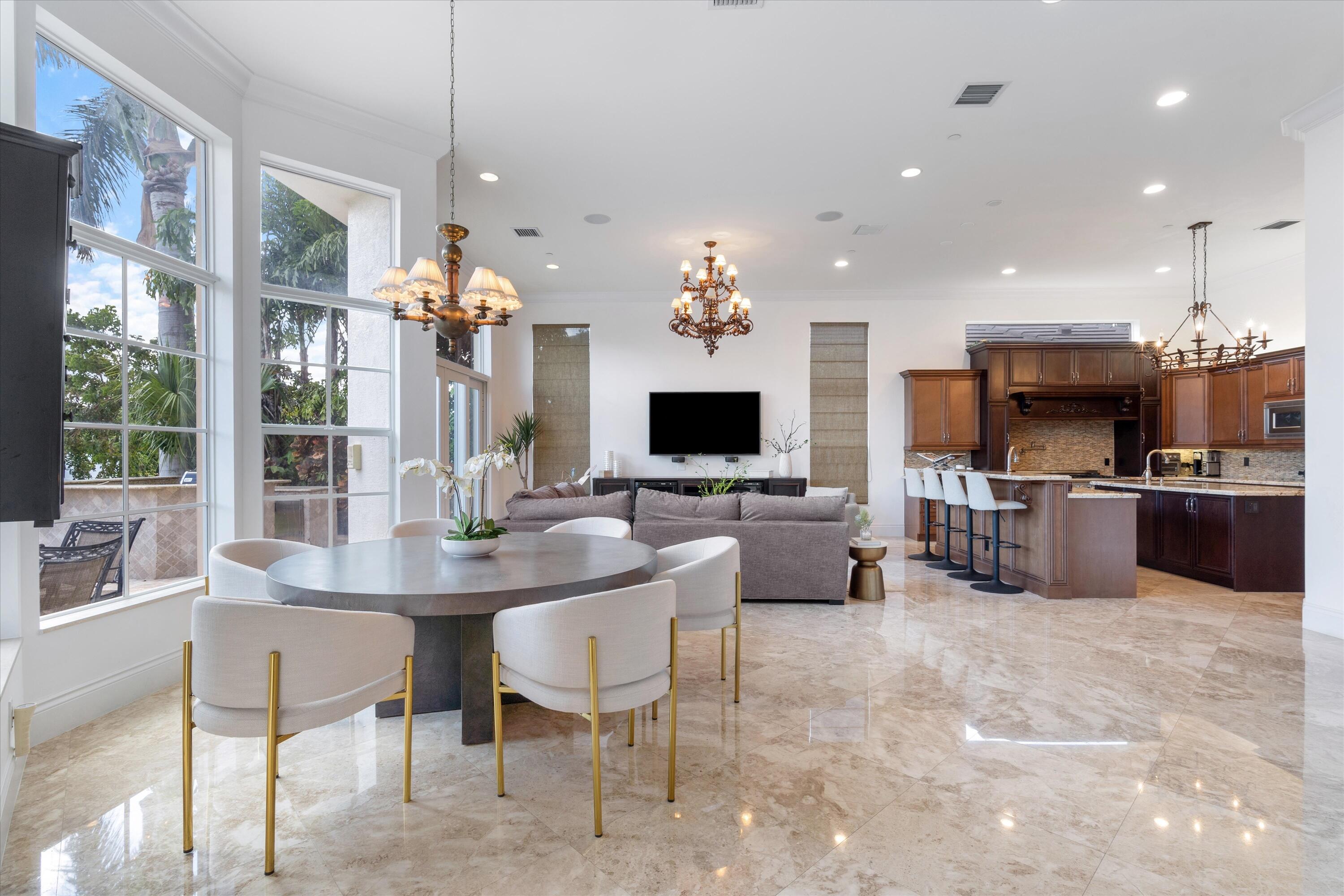 TROPIC ISLE - Residential