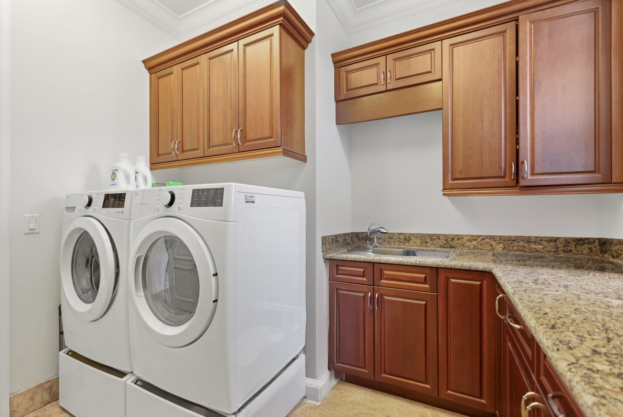 TROPIC ISLE - Residential