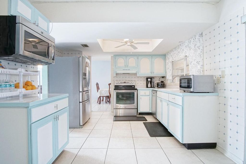 Photo of 205 NE Ardsley Drive, Port Saint Lucie, FL 34983 (MLS # R11156168)