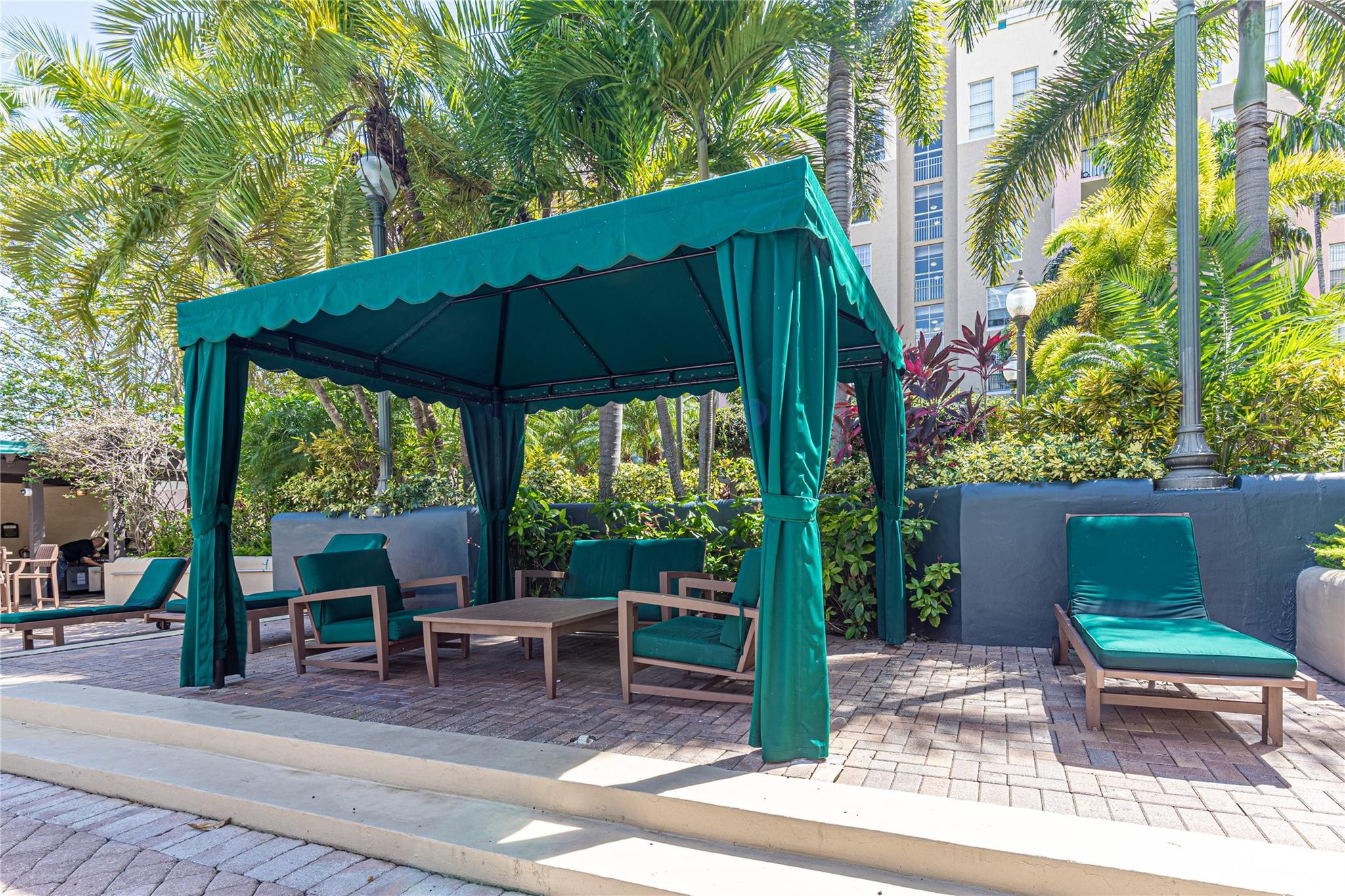 LAS OLAS BY THE RIVER - Residential