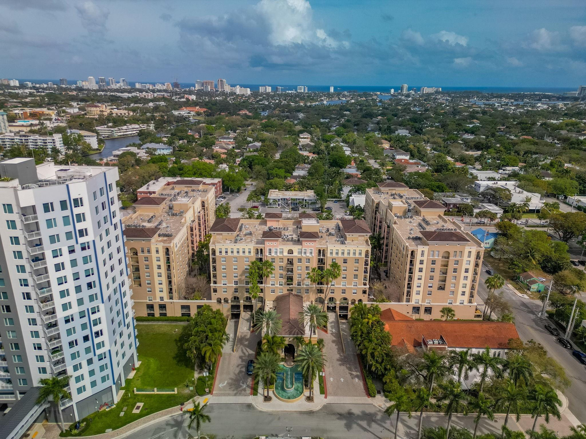 LAS OLAS BY THE RIVER - Residential