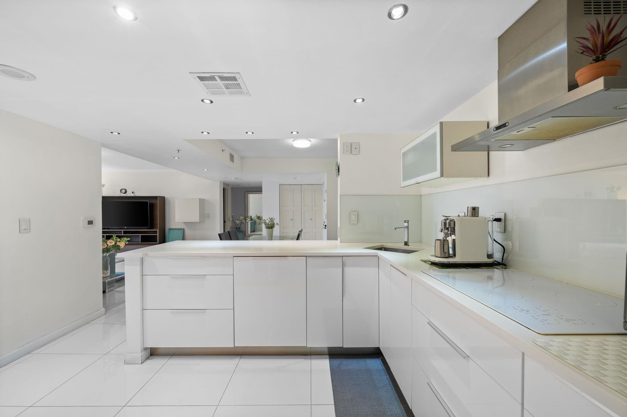 LAS OLAS BY THE RIVER - Residential