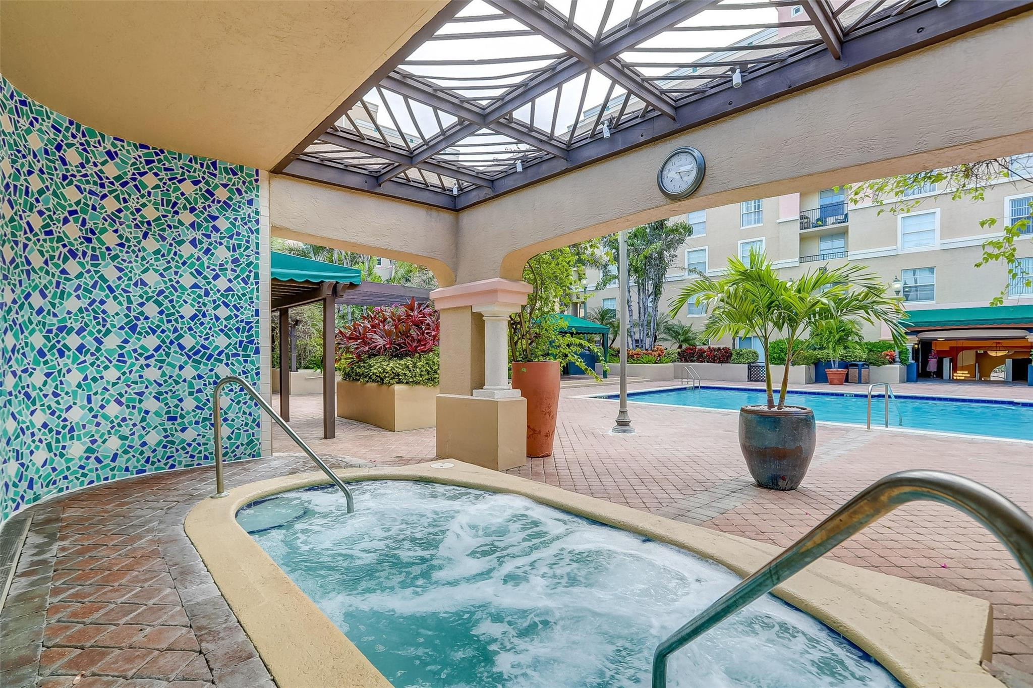 LAS OLAS BY THE RIVER - Residential