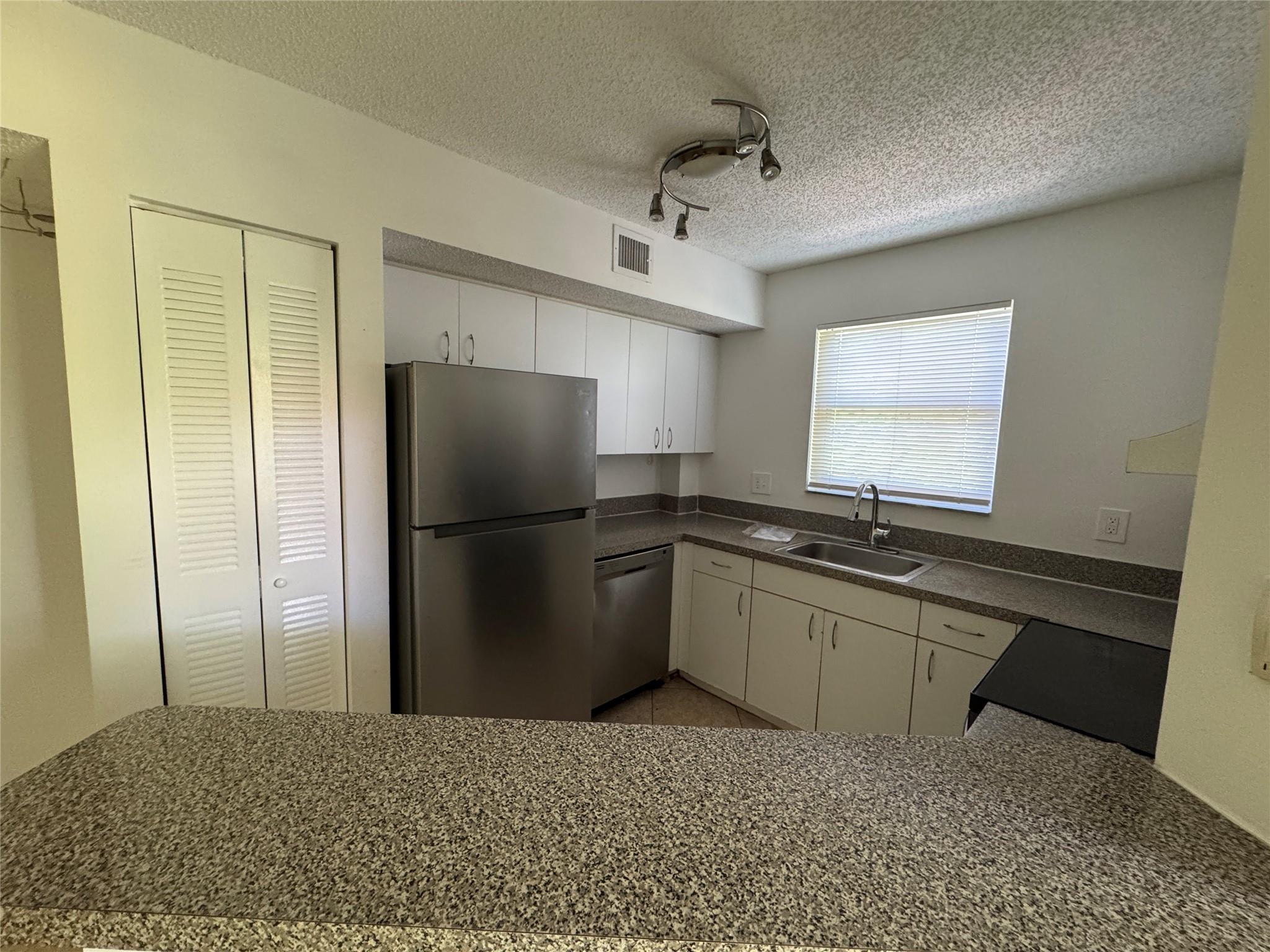 Paragon Plantation Condo - Residential Lease