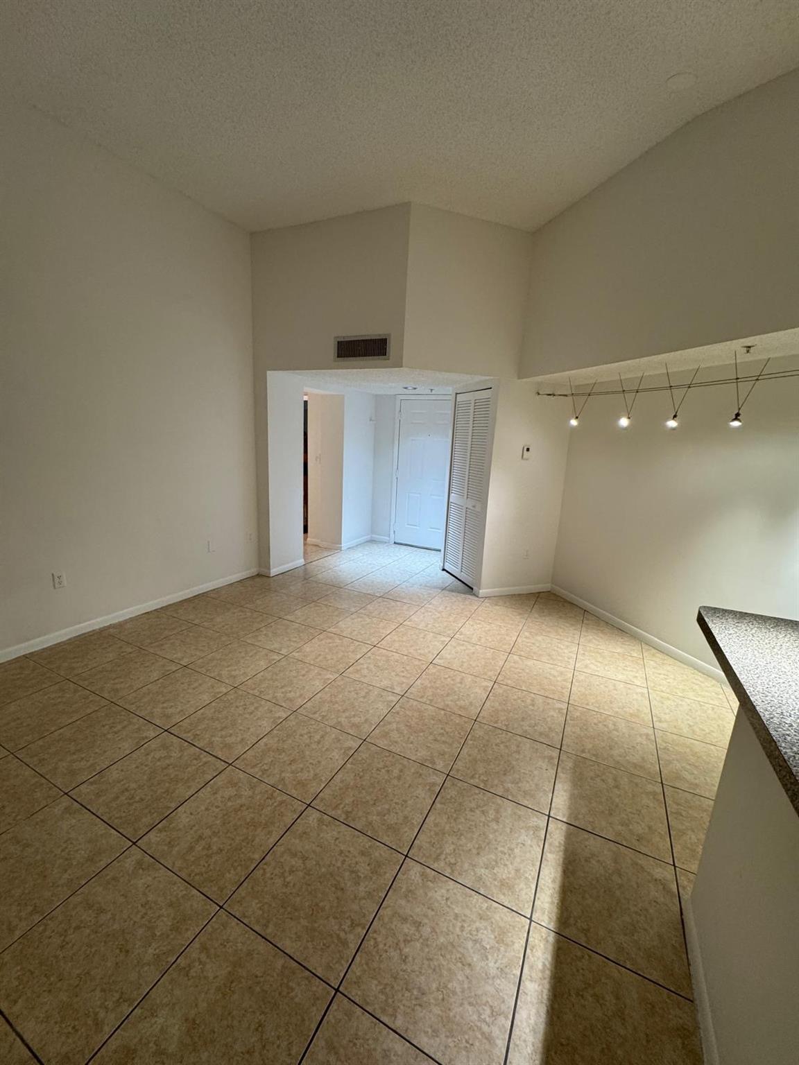 Paragon Plantation Condo - Residential Lease