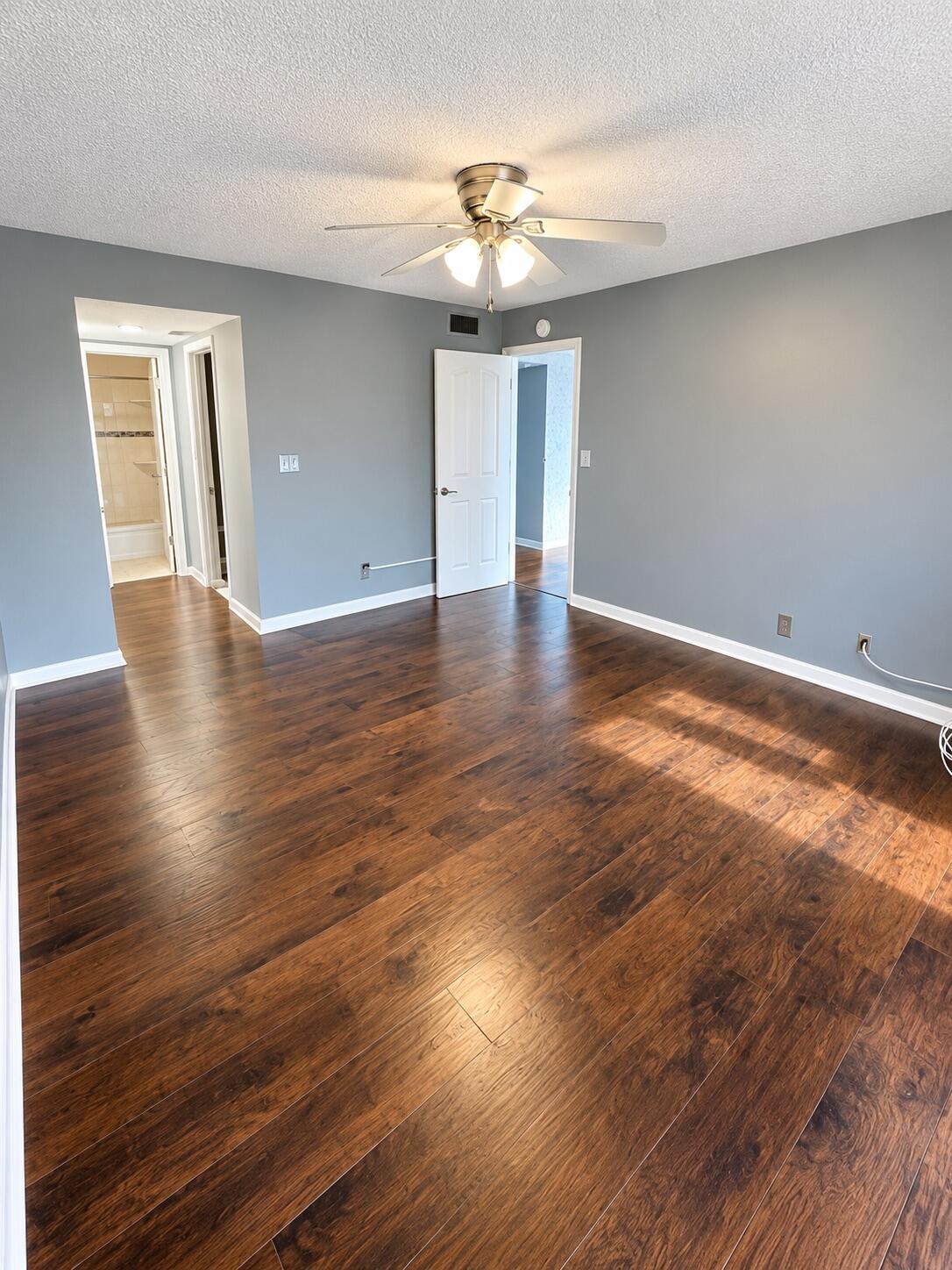 2320 S CYPRESS BEND Drive 401