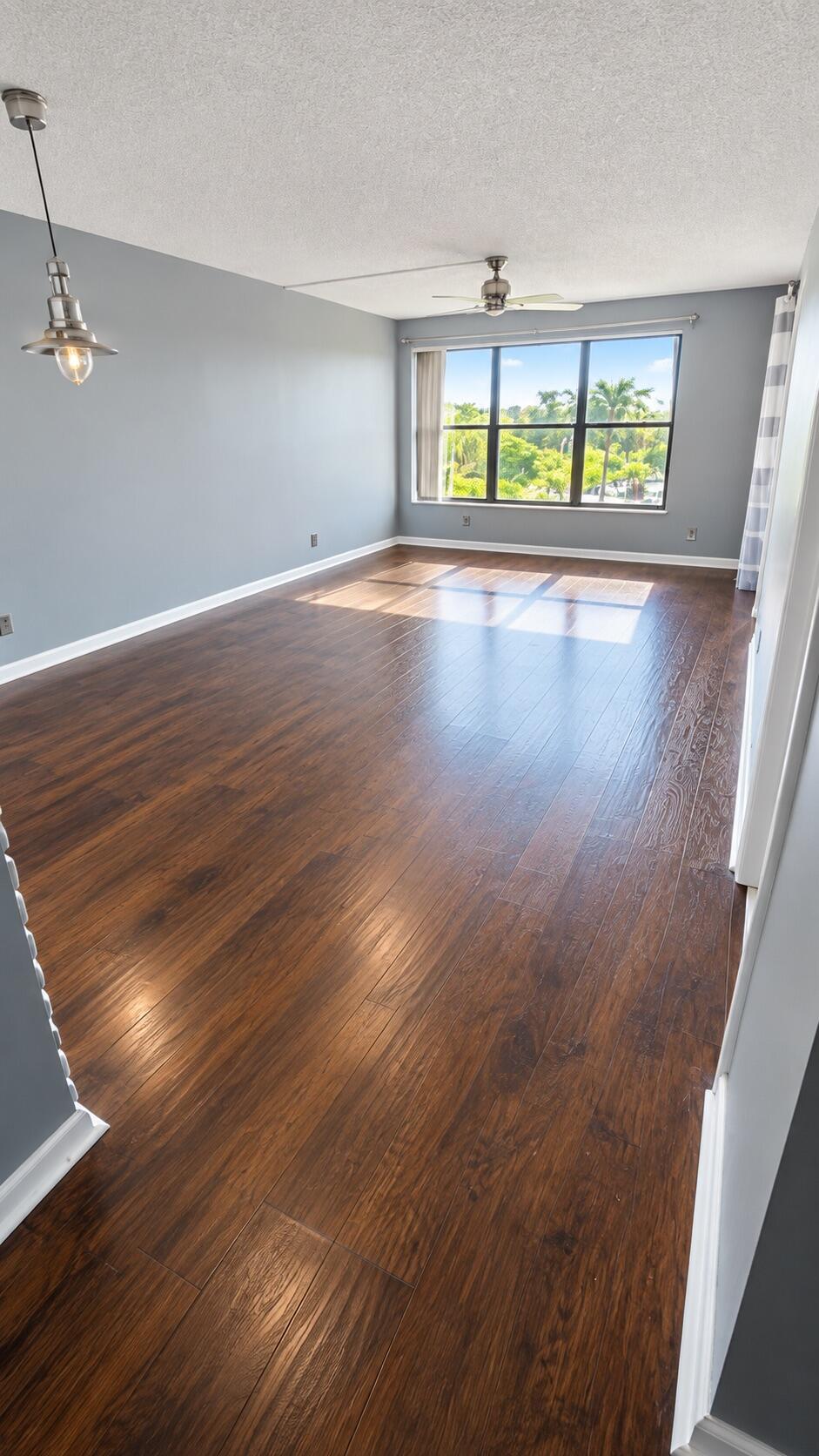 2320 S CYPRESS BEND Drive 401