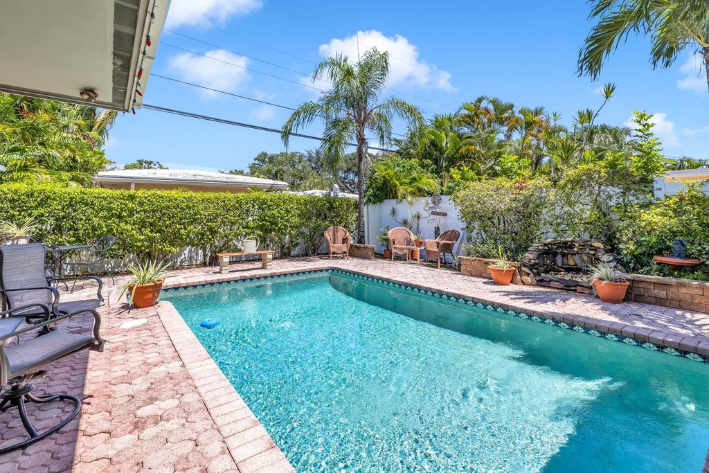 Photo of 1931 NE 27th St, Lighthouse Point, FL 33064 (MLS # F10524427)