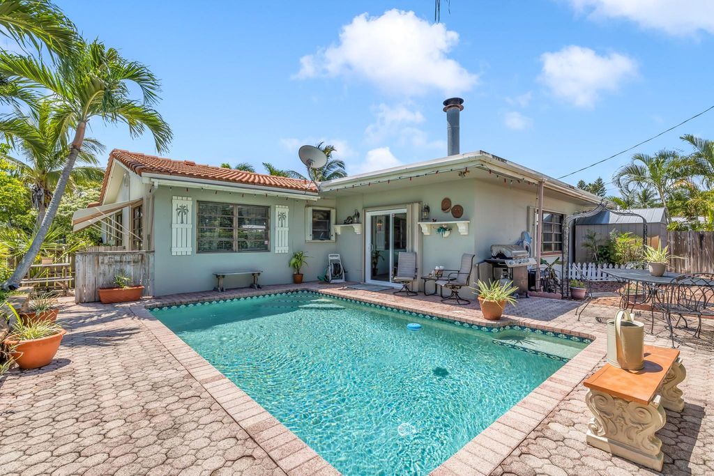 Photo of 1931 NE 27th St, Lighthouse Point, FL 33064 (MLS # F10524427)