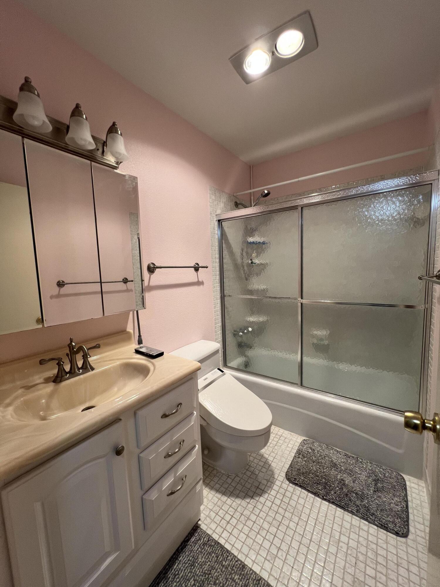 COLONNADES CONDOMINIUM - Residential Lease