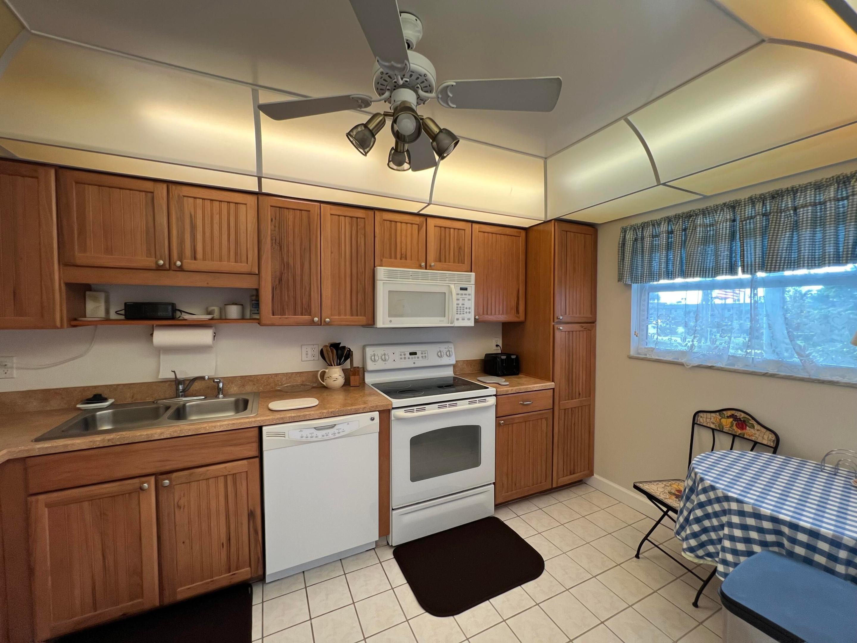 COLONNADES CONDOMINIUM - Residential Lease