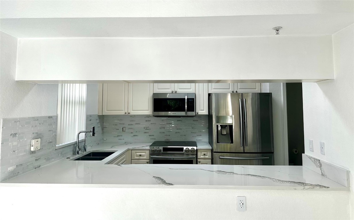 Cypress Pointe At Coral S - Residential