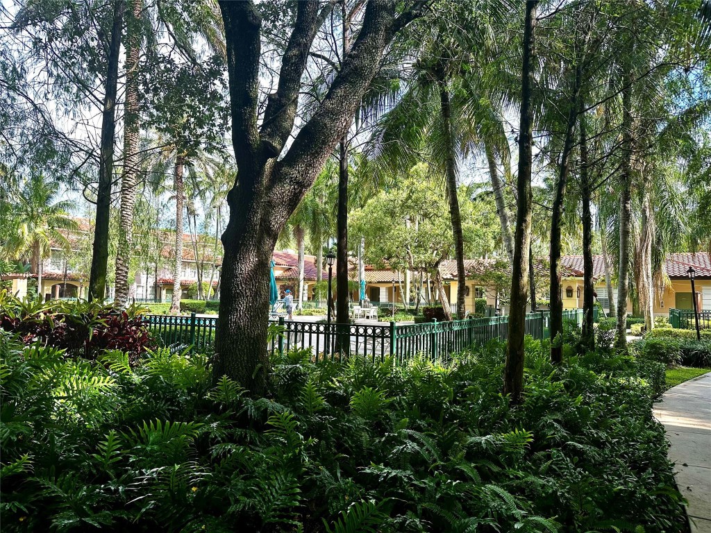 Cypress Pointe At Coral S - Residential