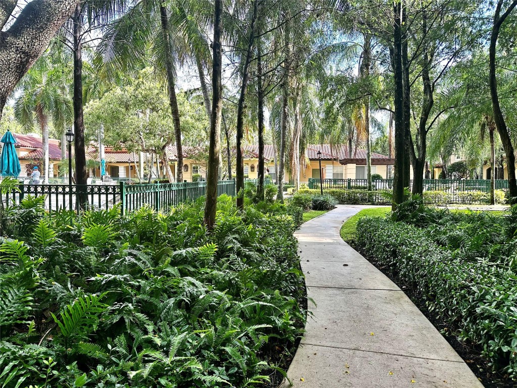 Cypress Pointe At Coral S - Residential