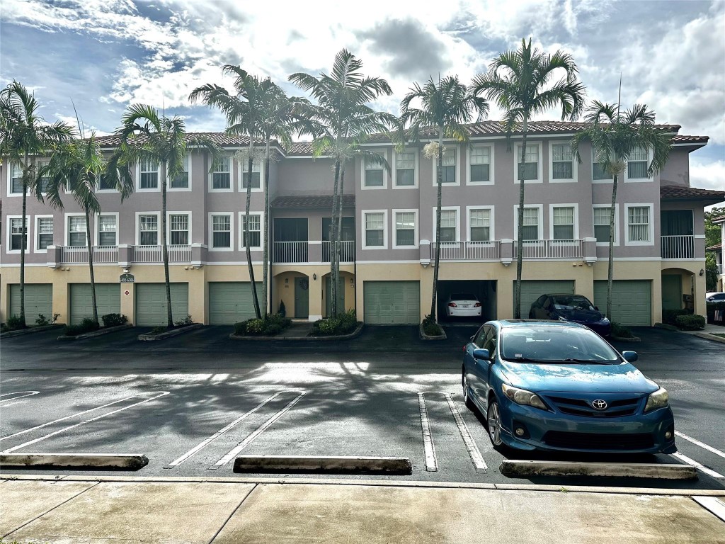 Cypress Pointe At Coral S - Residential