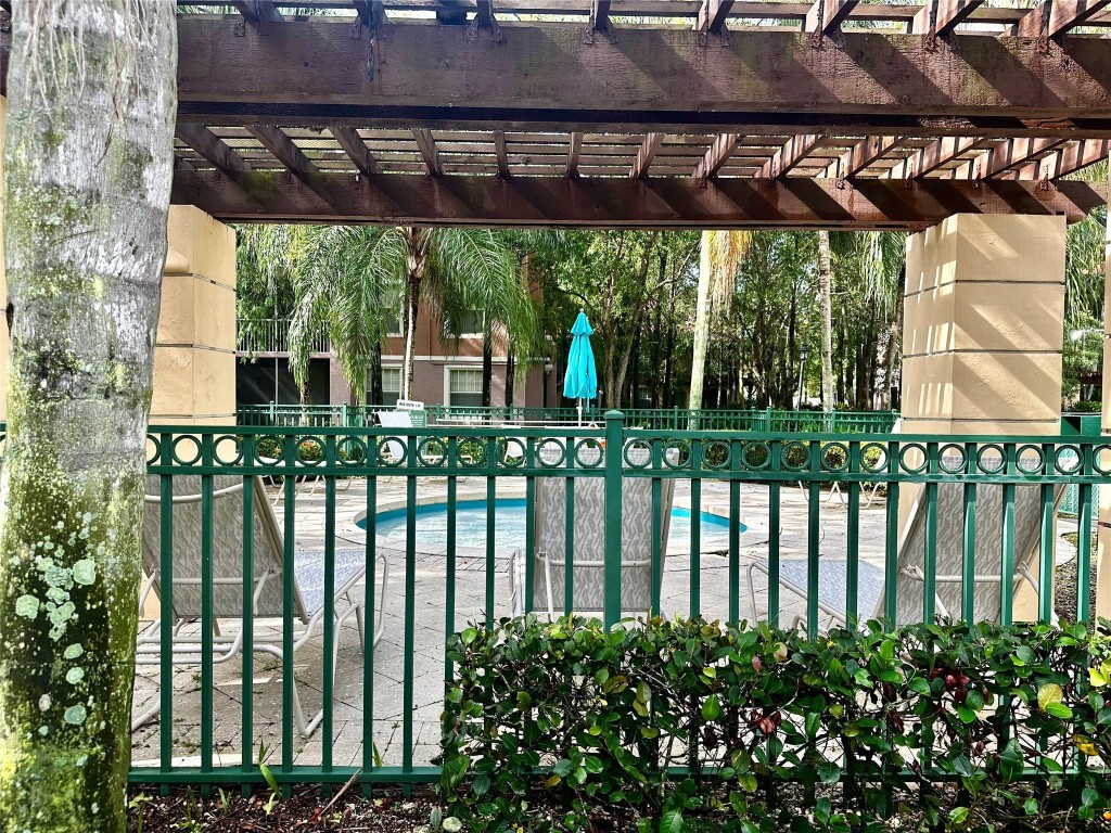 Cypress Pointe At Coral S - Residential