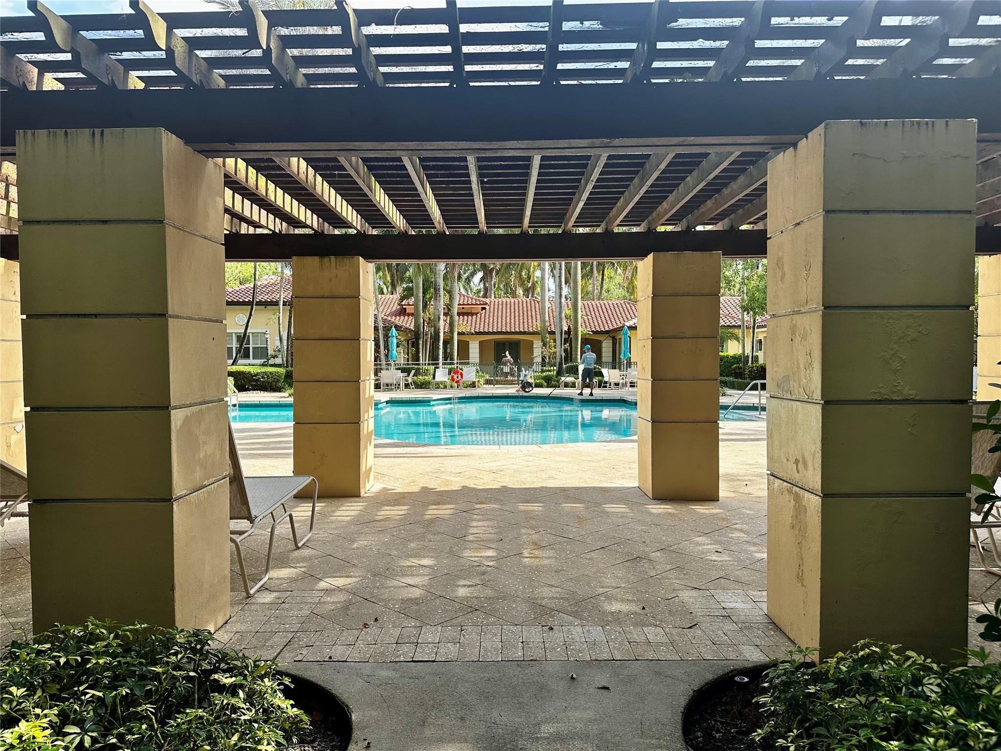Cypress Pointe At Coral S - Residential