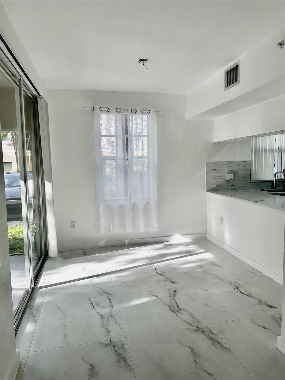 Cypress Pointe At Coral S - Residential