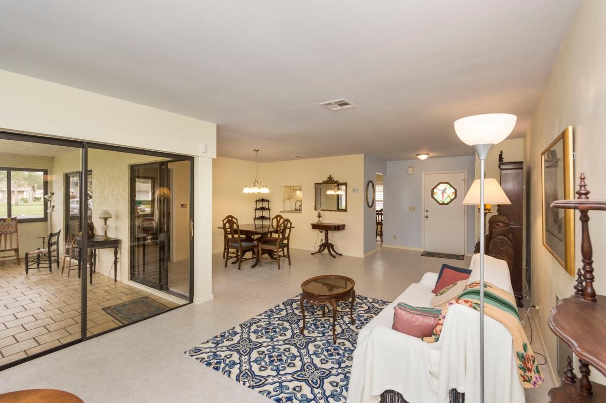 VILLAGES OF WOODLAKE 1 - Residential