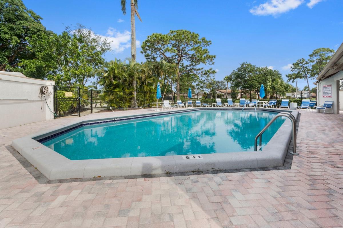 VILLAGES OF WOODLAKE 1 - Residential