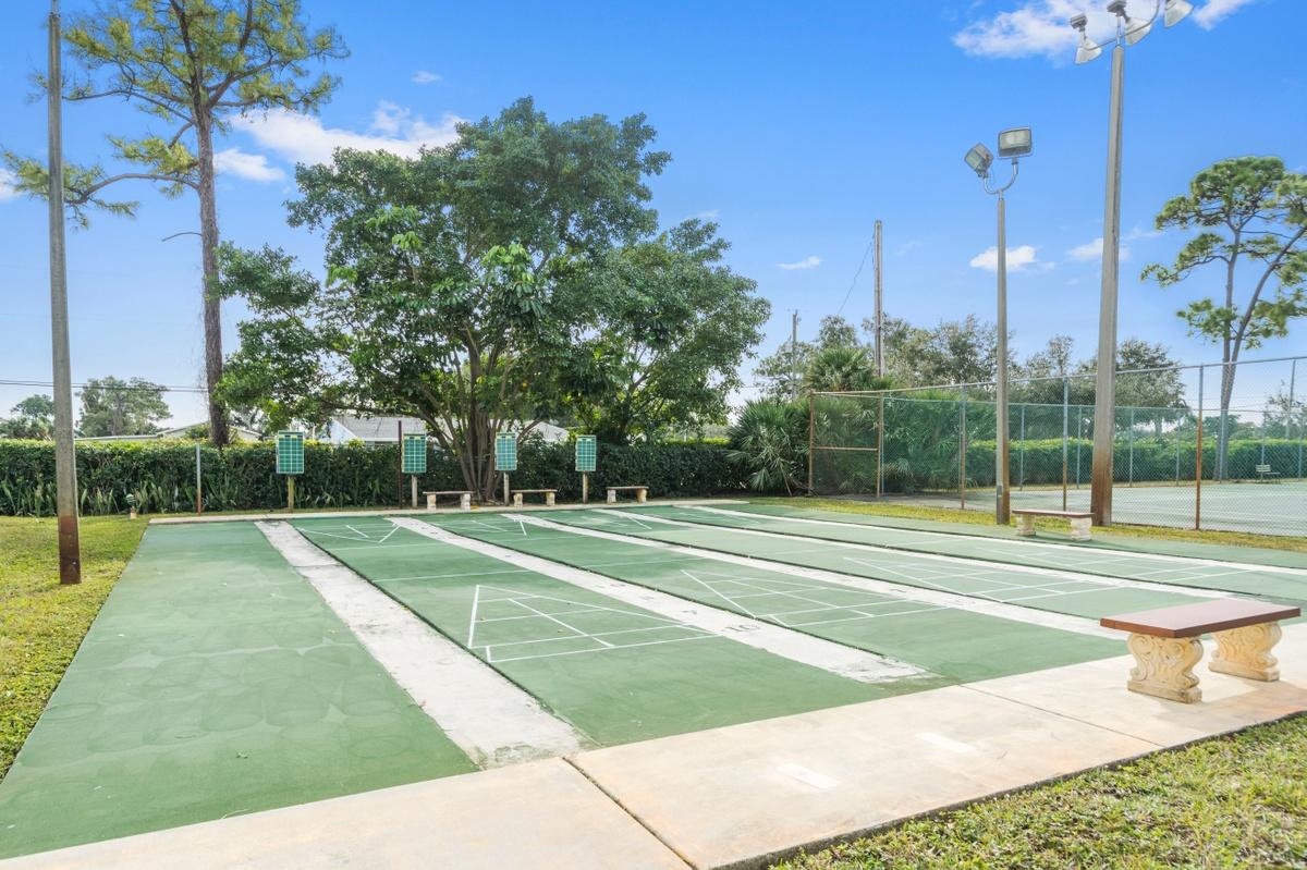 VILLAGES OF WOODLAKE 1 - Residential