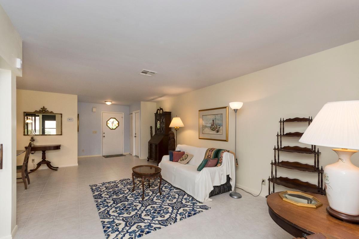 VILLAGES OF WOODLAKE 1 - Residential