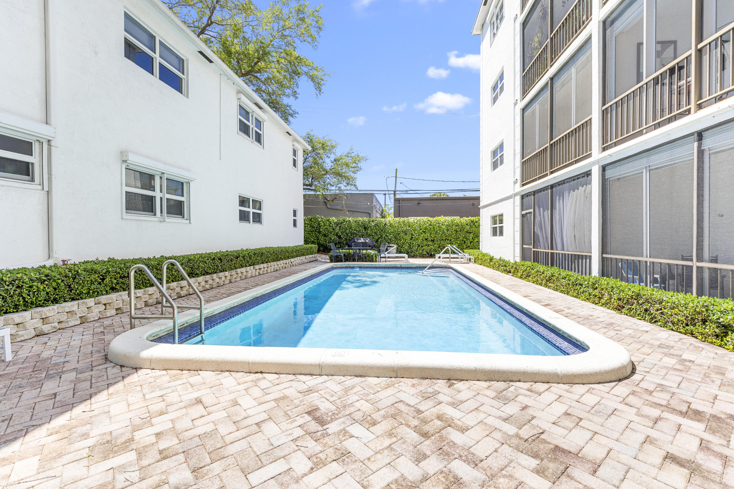 LAS OLAS MANOR 2 CONDO - Residential