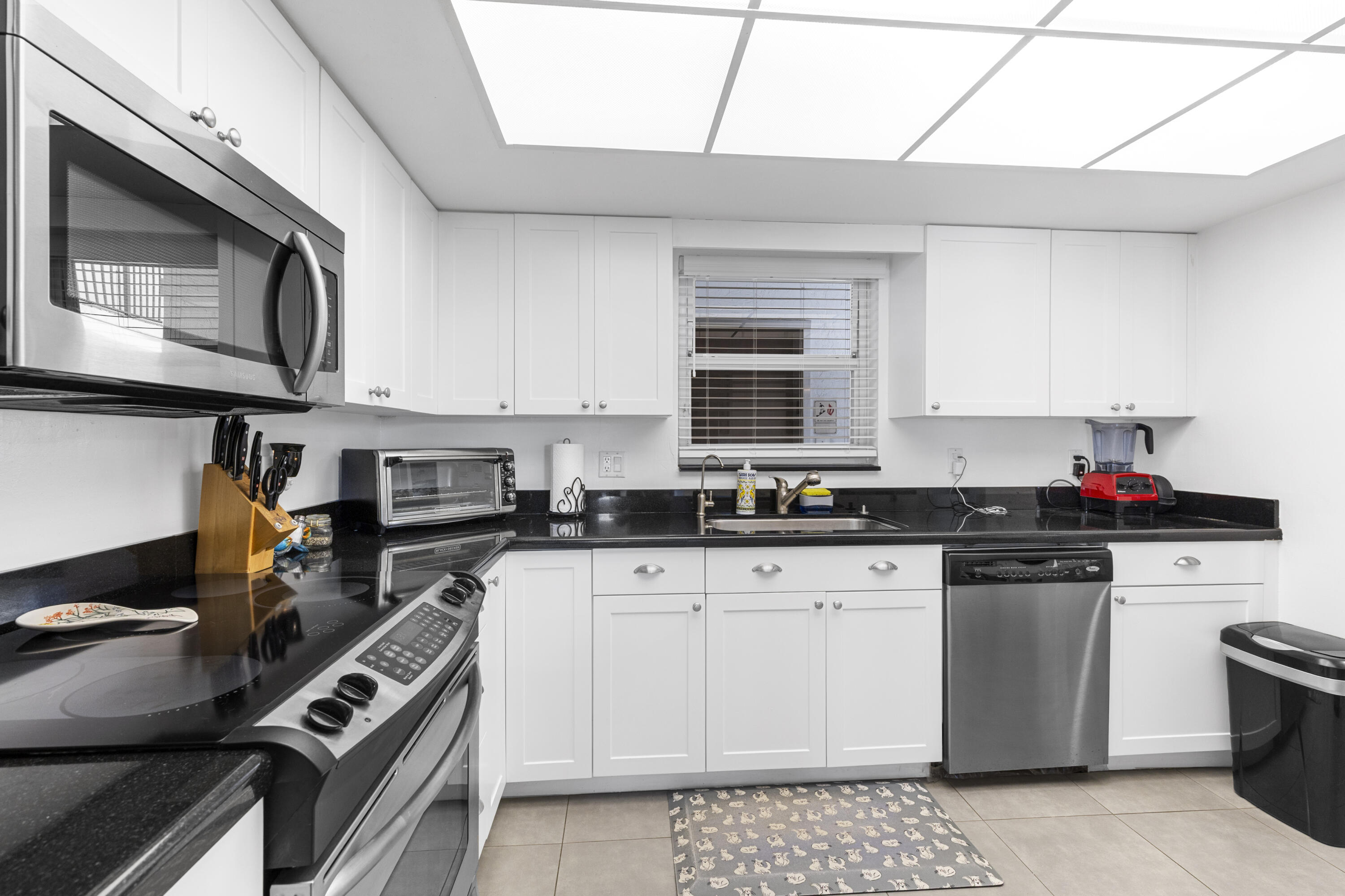 LAS OLAS MANOR 2 CONDO - Residential