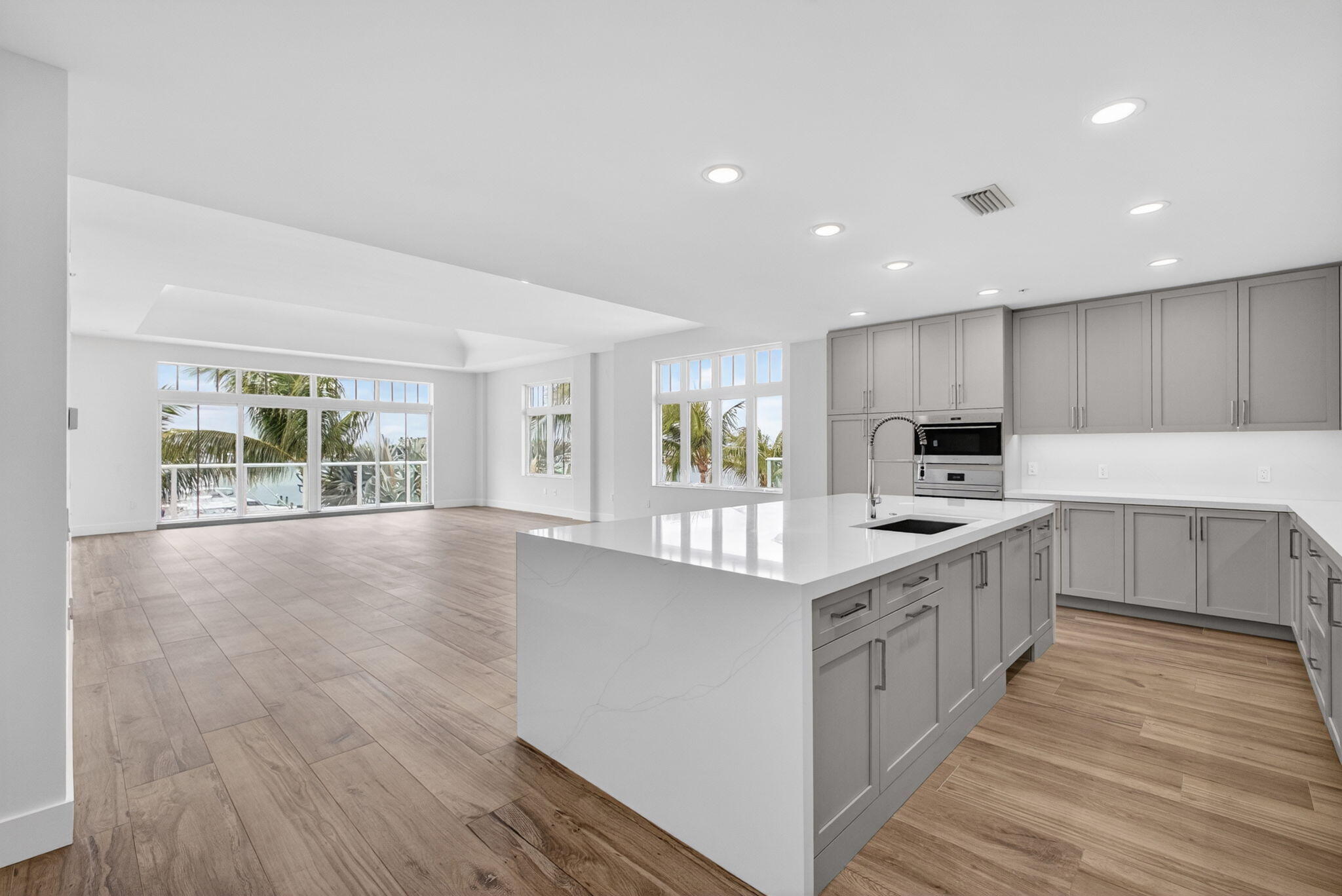 176 Lake Drive 1-302