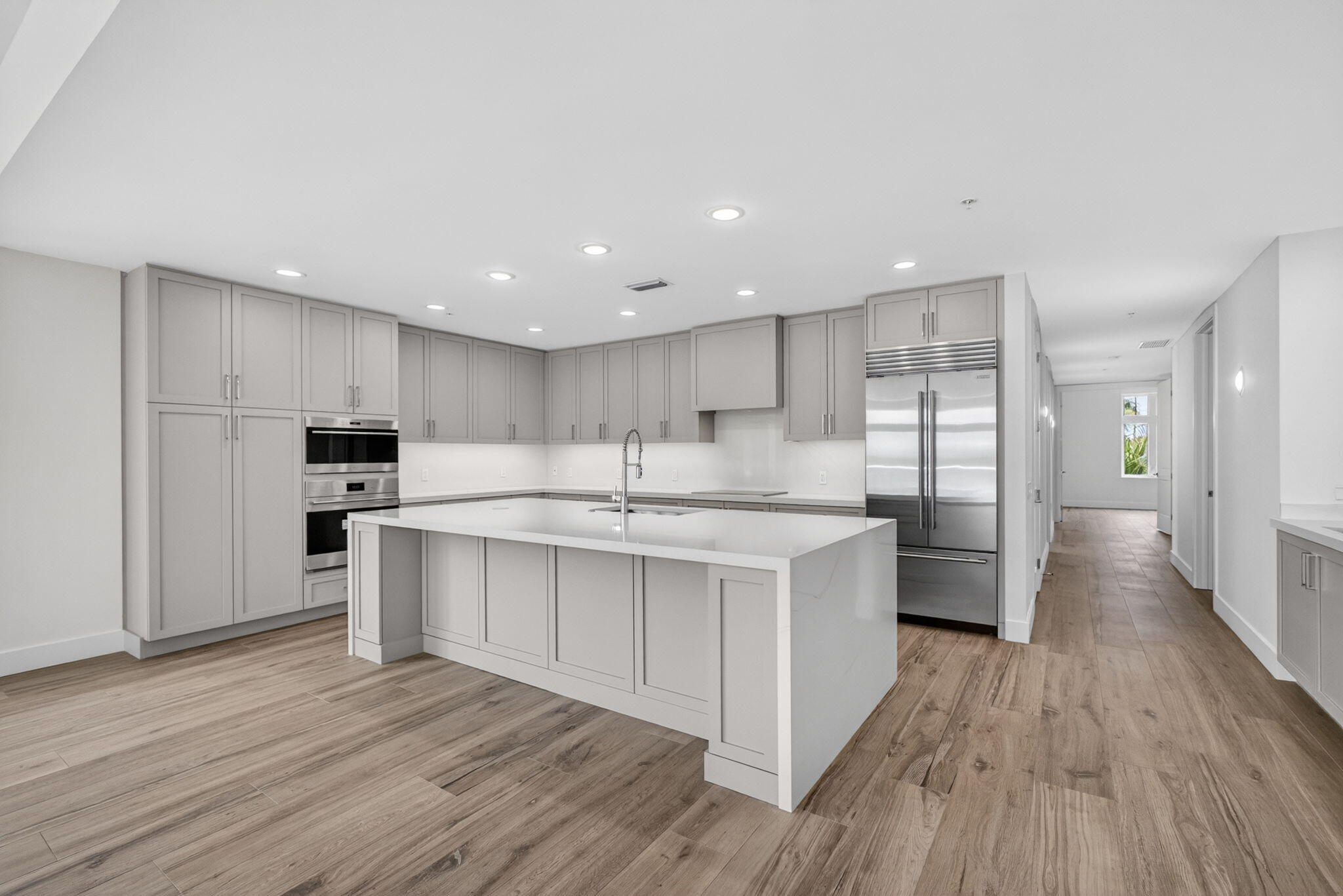 176 Lake Drive 1-302