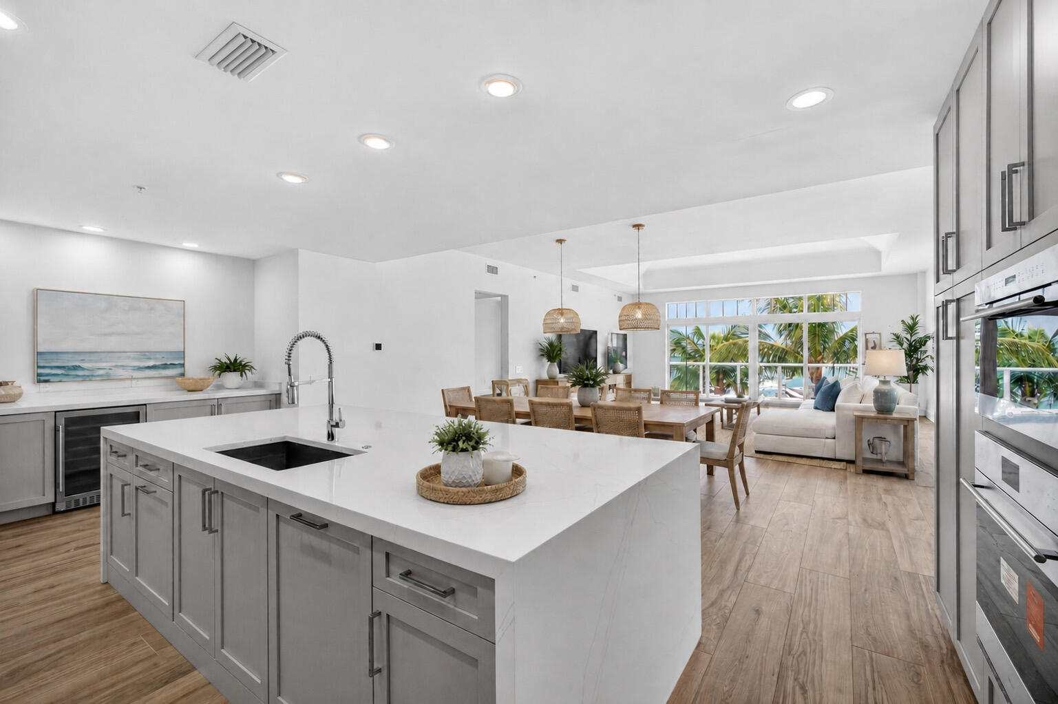 176 Lake Drive 1-302
