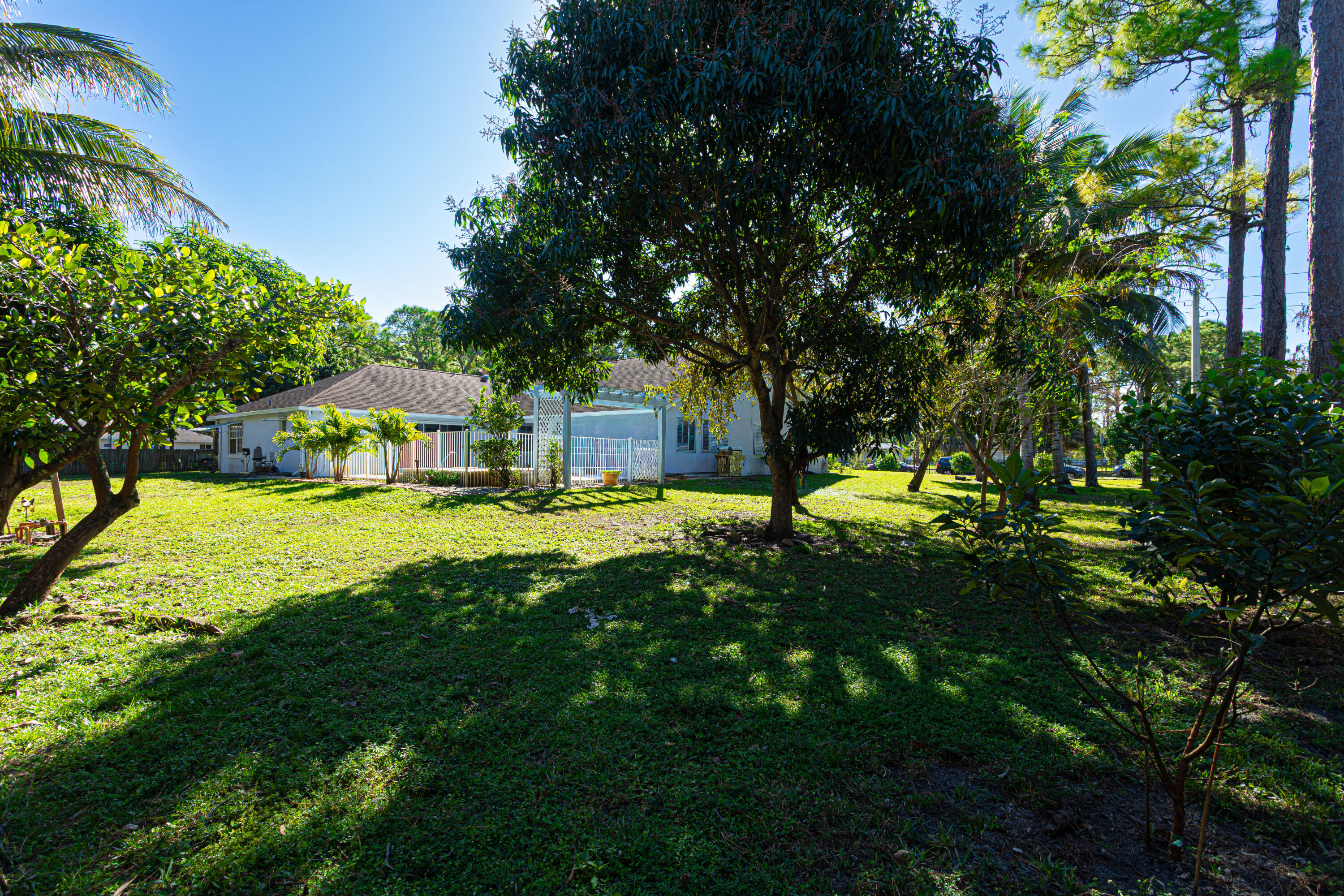 PALM BEACH RANCHETTES - Residential