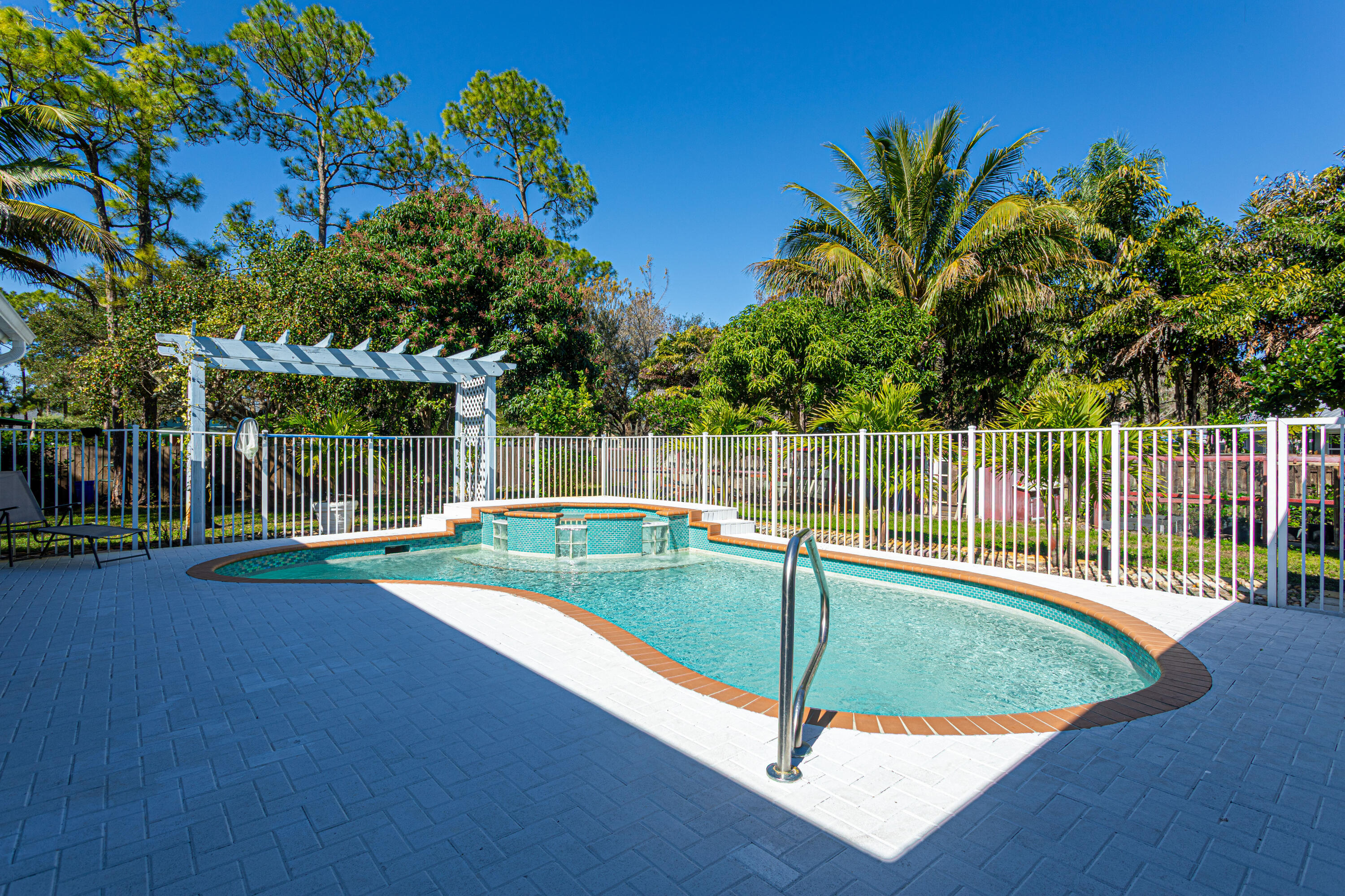 PALM BEACH RANCHETTES - Residential