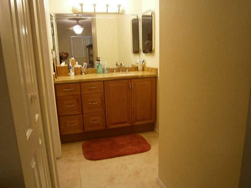 GOLDEN RAINTREE 3 - Residential