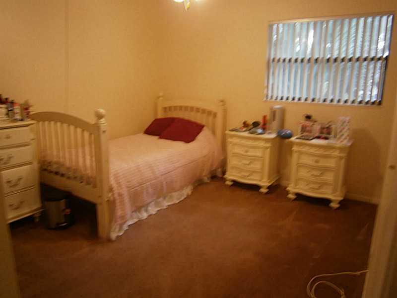 GOLDEN RAINTREE 3 - Residential