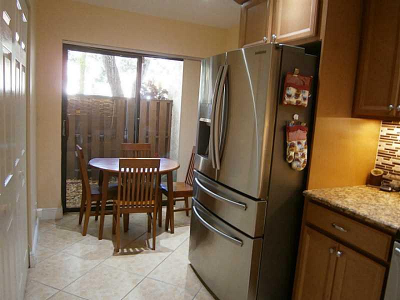 GOLDEN RAINTREE 3 - Residential