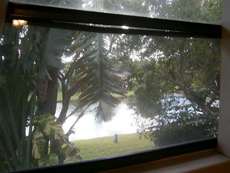 GOLDEN RAINTREE 3 - Residential