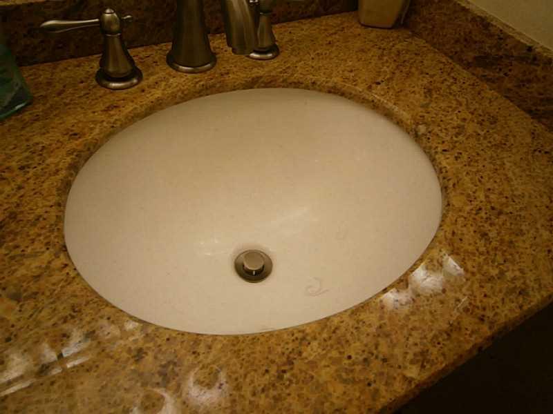 GOLDEN RAINTREE 3 - Residential