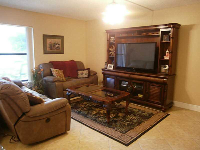 GOLDEN RAINTREE 3 - Residential