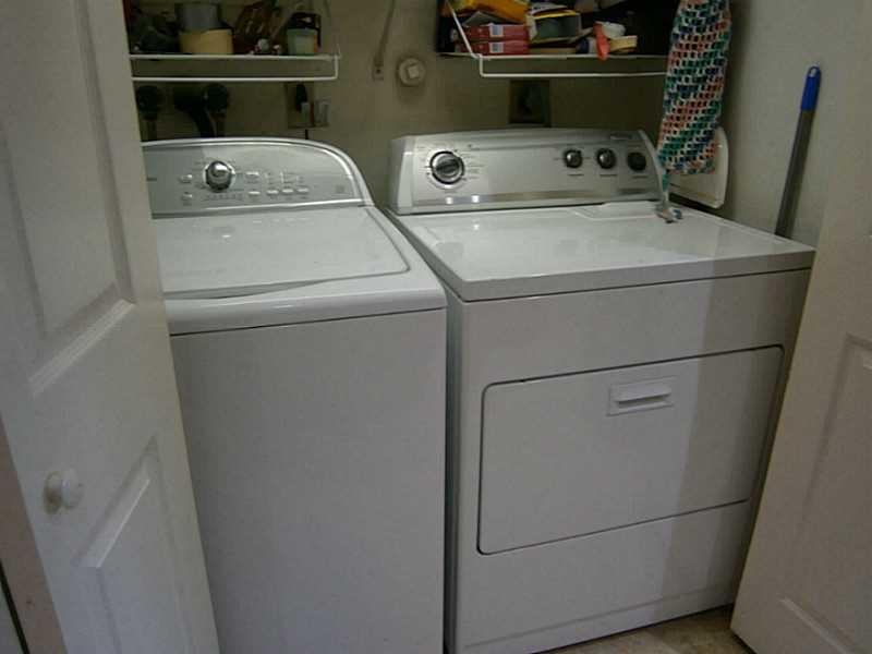 GOLDEN RAINTREE 3 - Residential