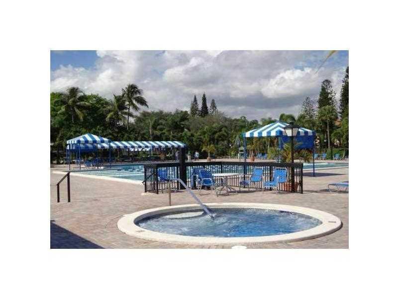 GOLDEN RAINTREE 3 - Residential