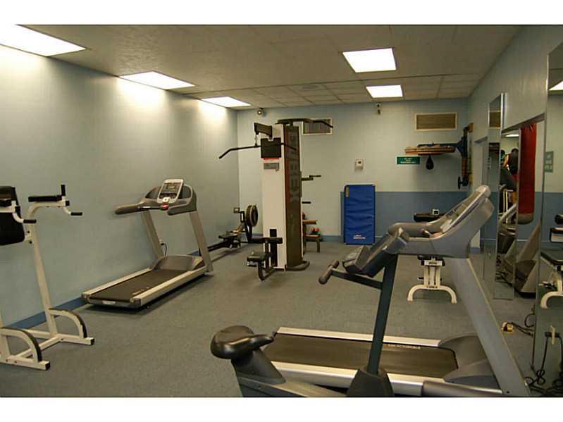 GOLDEN RAINTREE 3 - Residential